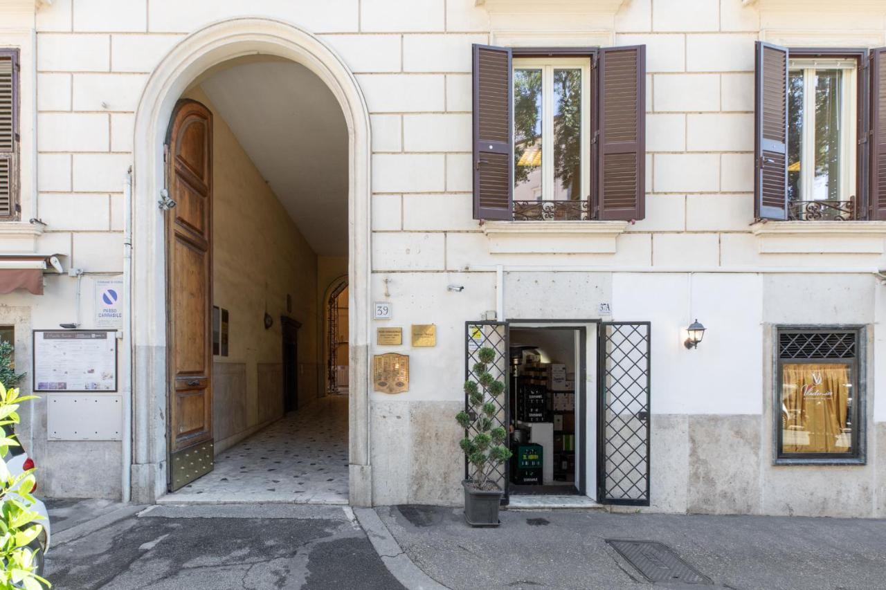 Dolce Vita New Studio Rome Bagian luar foto